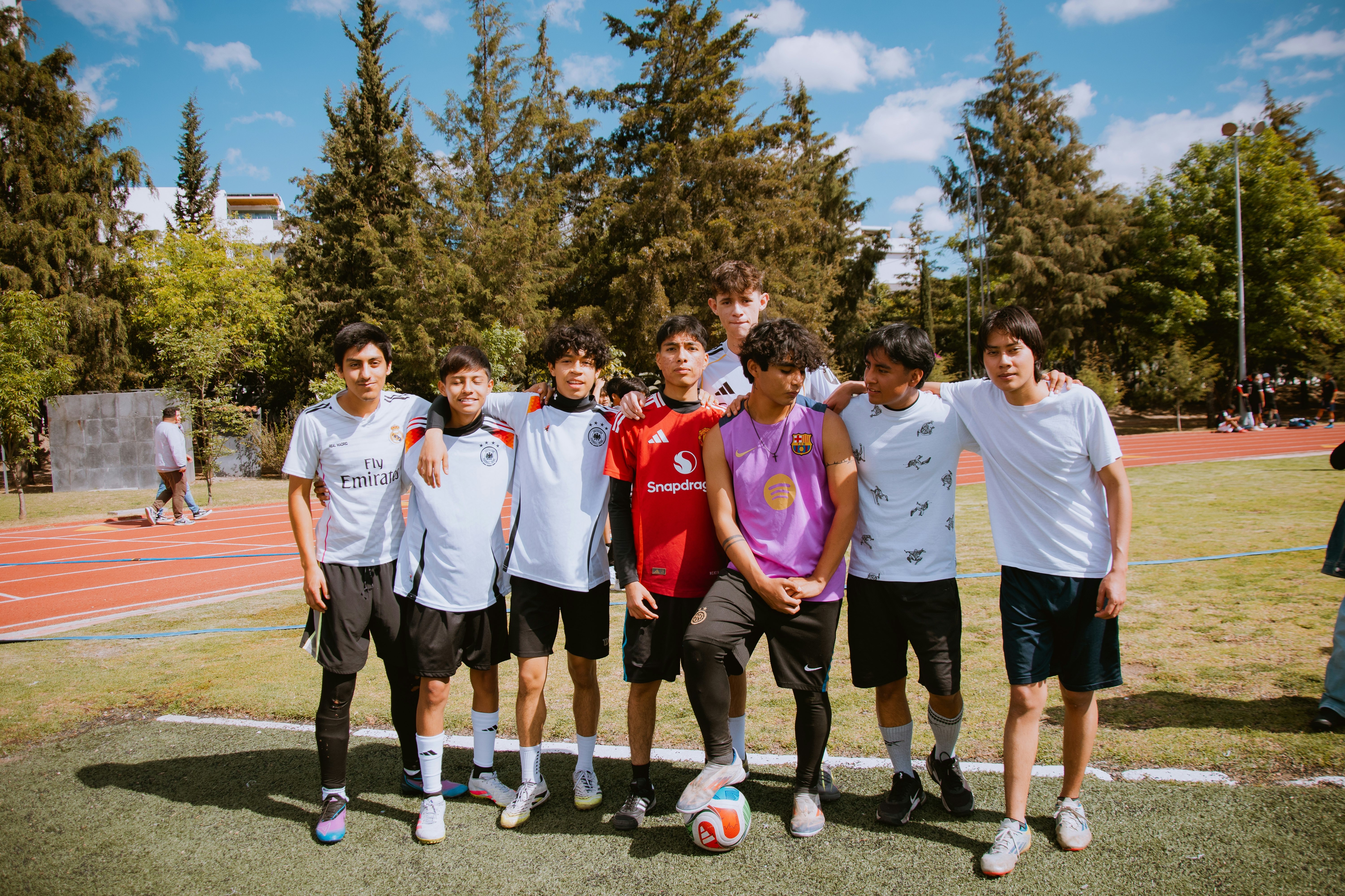 开拓者伤病报告：克林根和阿夫迪亚可以出战，罗威和默里缺席