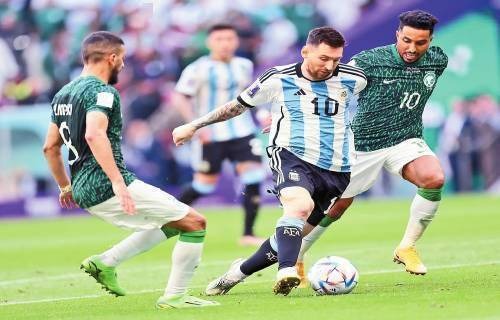 卢卡·莫德里奇在2025年攻入了皇家马德里的首粒进球。 你认为2026年的首位进球者会是谁呢？🧐 来源：Madrid Zone